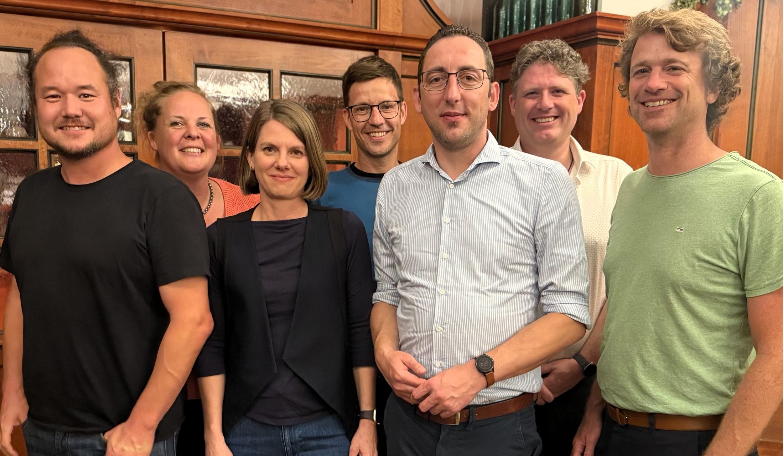 Vorstandschaft Initiative Traunstein Von links nach rechts Tobias Naturski (Kassenprüfer), Susanne Deckert (Stadträtin, Wahlleitung), Sabine Garbarino (Kassenprüferin), Johann Wimmer (stellvertretender Vorsitzender), Georg Osenstätter (Vorsitzender), Florian Fraunhofer (Kassier) und Dr. Rudi Deckert (Schriftführer) bilden für zwei Jahre die Vorstandschaft. Copyright Hubert Hobmaier
