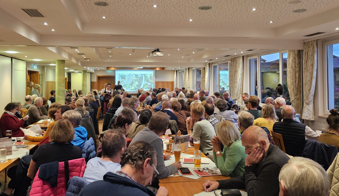Großes Interesse bei der ersten Bürgerversammlung 2025 in Rosenheim – Kastenauer Hof und Seehotel Hubertus im Fokus