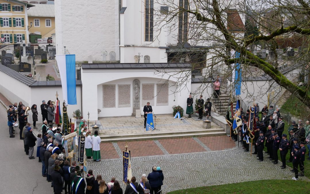 Volkstrauertag 2025 in Eggstätt: Gedenken am Kriegerdenkmal