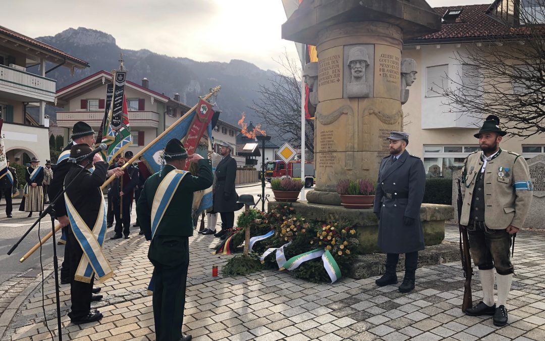 Krieger- und Soldatenkameradschaft Aschau ehrt Toni Ablinger als neues Ehrenmitglied