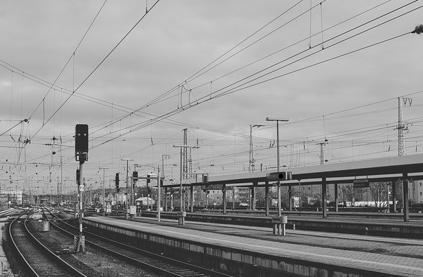 Reisende werden Opfer von Trickbetrug im Nürnberger Hauptbahnhof