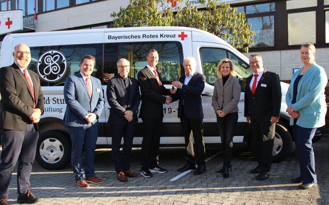 Mehr Mobilität, mehr Teilhabe: Gertraud-Stumbeck-Stiftung schenkt BRK neuen Transporter