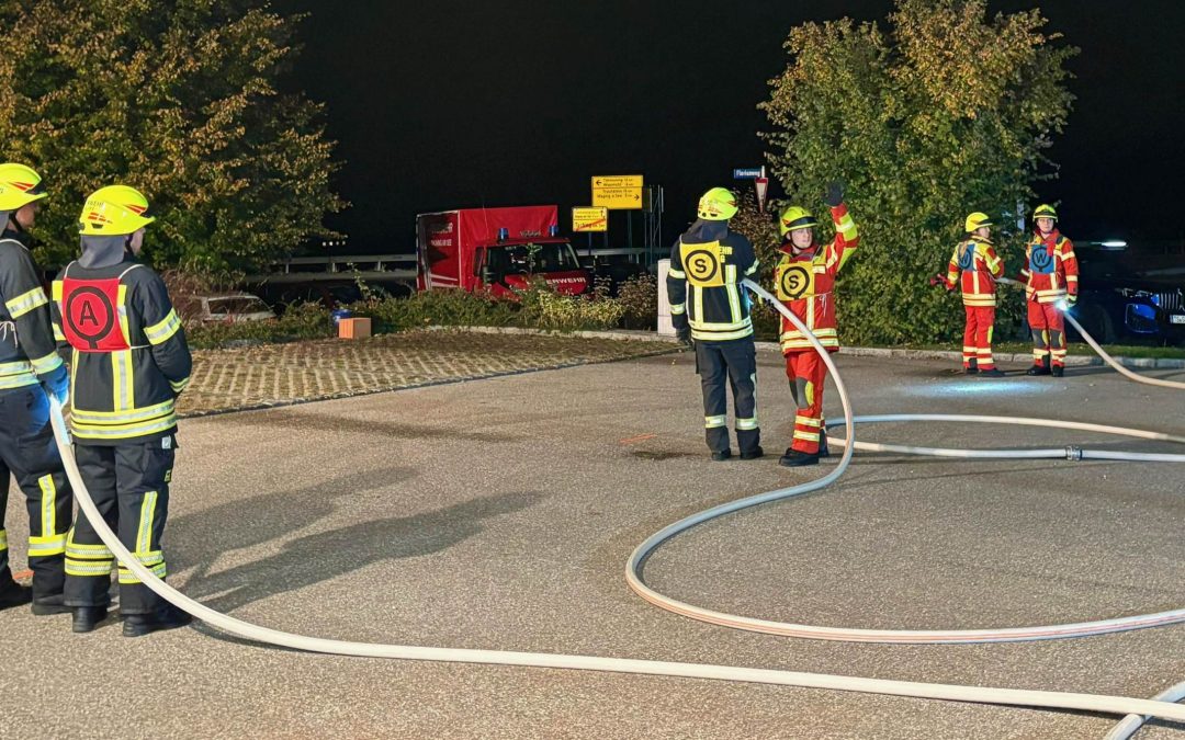 Feuerwehren Palling und Taching legen gemeinsames Leistungsabzeichen ab