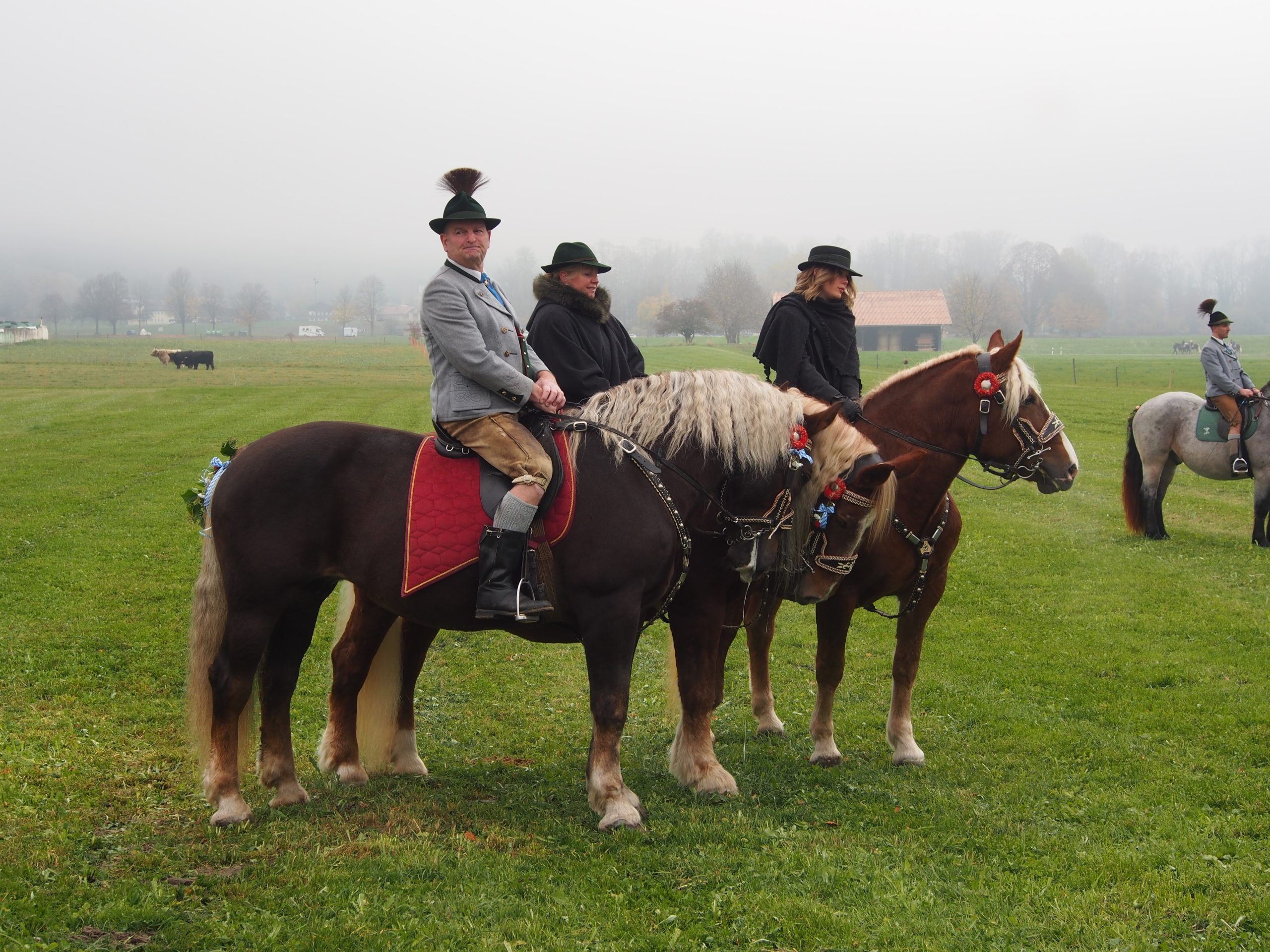 OLYMPUS DIGITAL CAMERA Leonhardiritt Nußdorf am Inn. Fotos: Copyright Elisabeth Eder