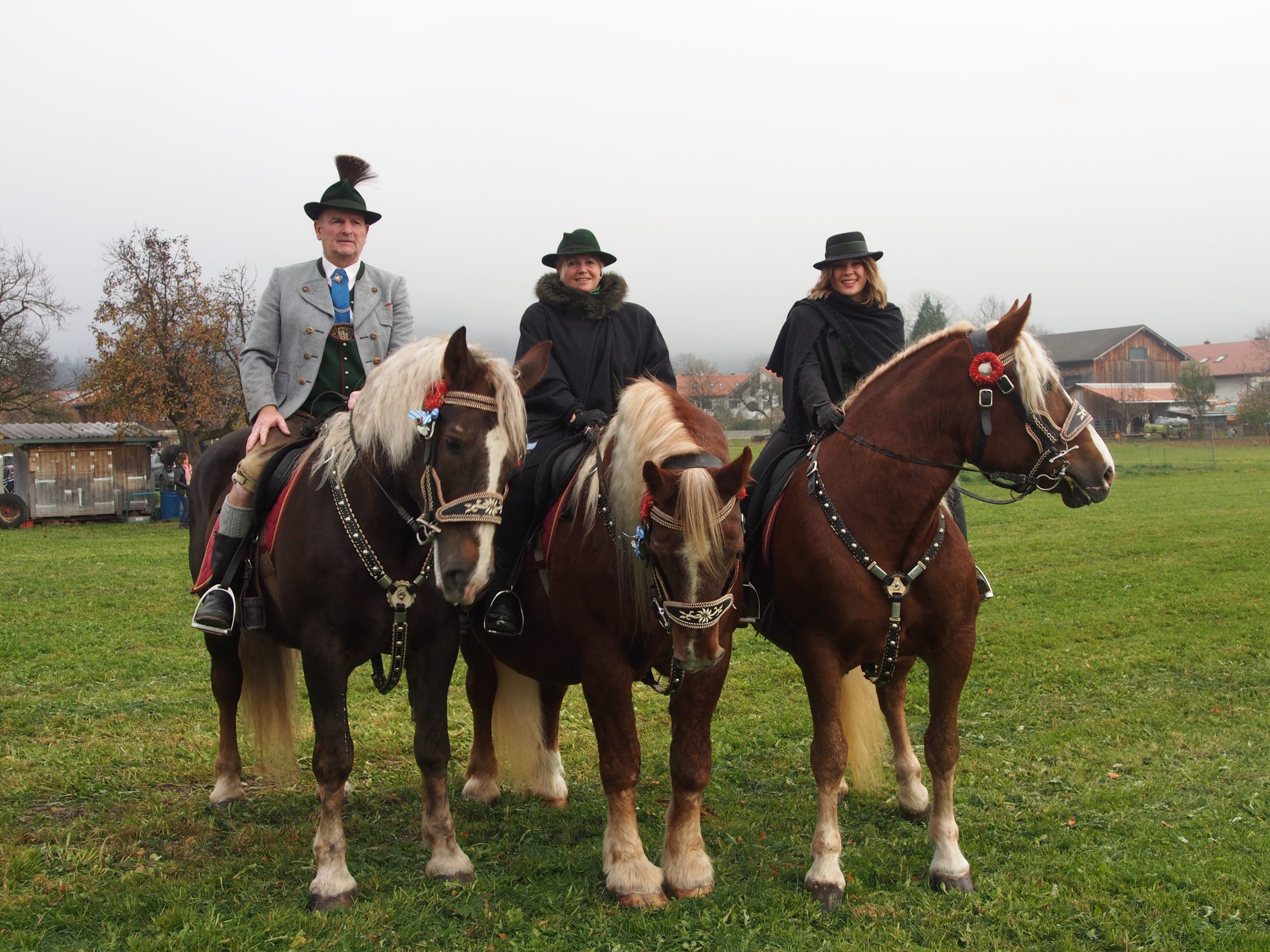 OLYMPUS DIGITAL CAMERA Leonhardiritt Nußdorf am Inn. Fotos: Copyright Elisabeth Eder