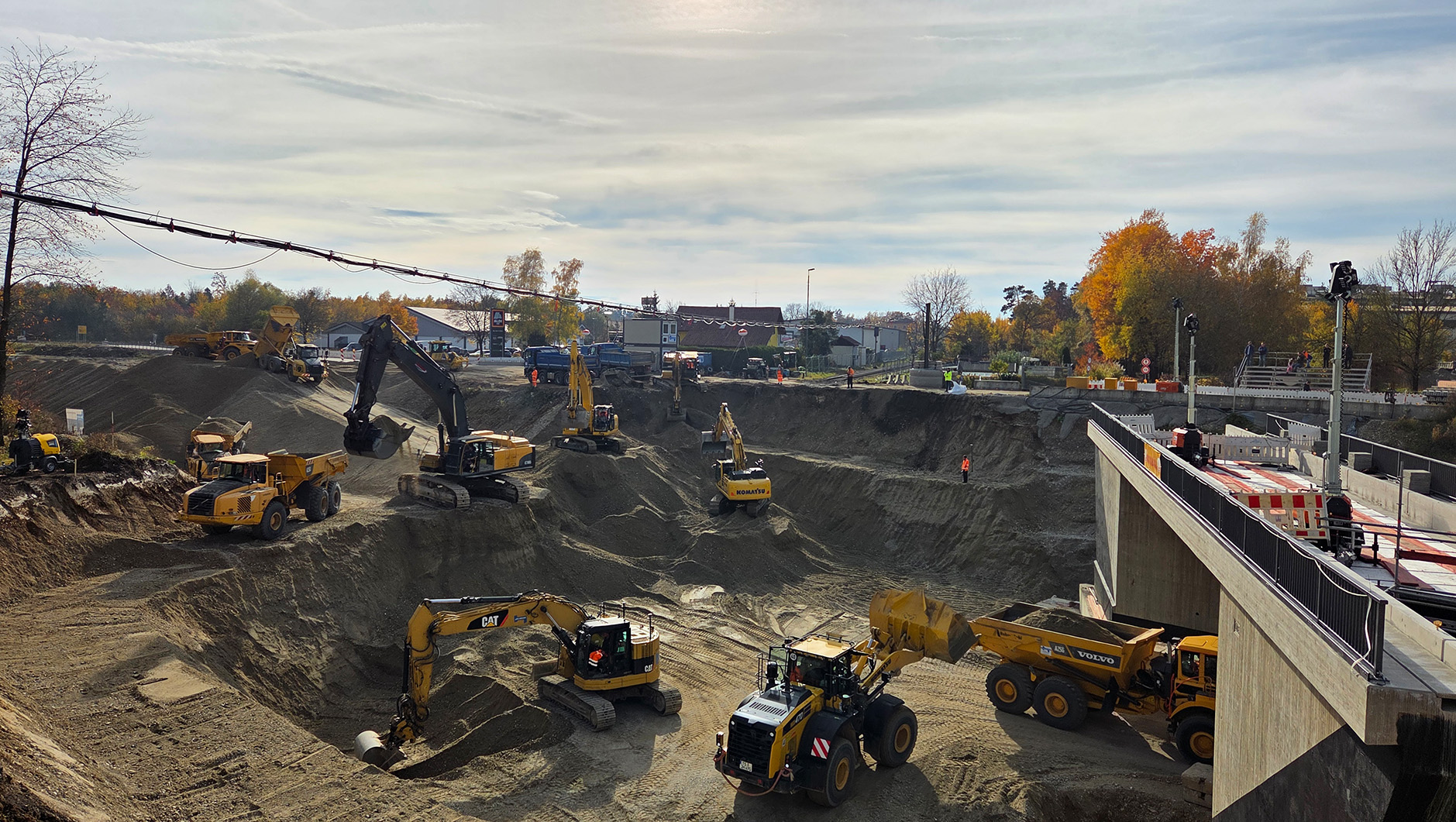 PM-61_2025-11-14_Pressefoto-01 Umbau des Knotenpunkts Pürtener Kreuzung: Die Brücke ist drin. Fotos: Copyright Staatliches Bauamt Rosenheim