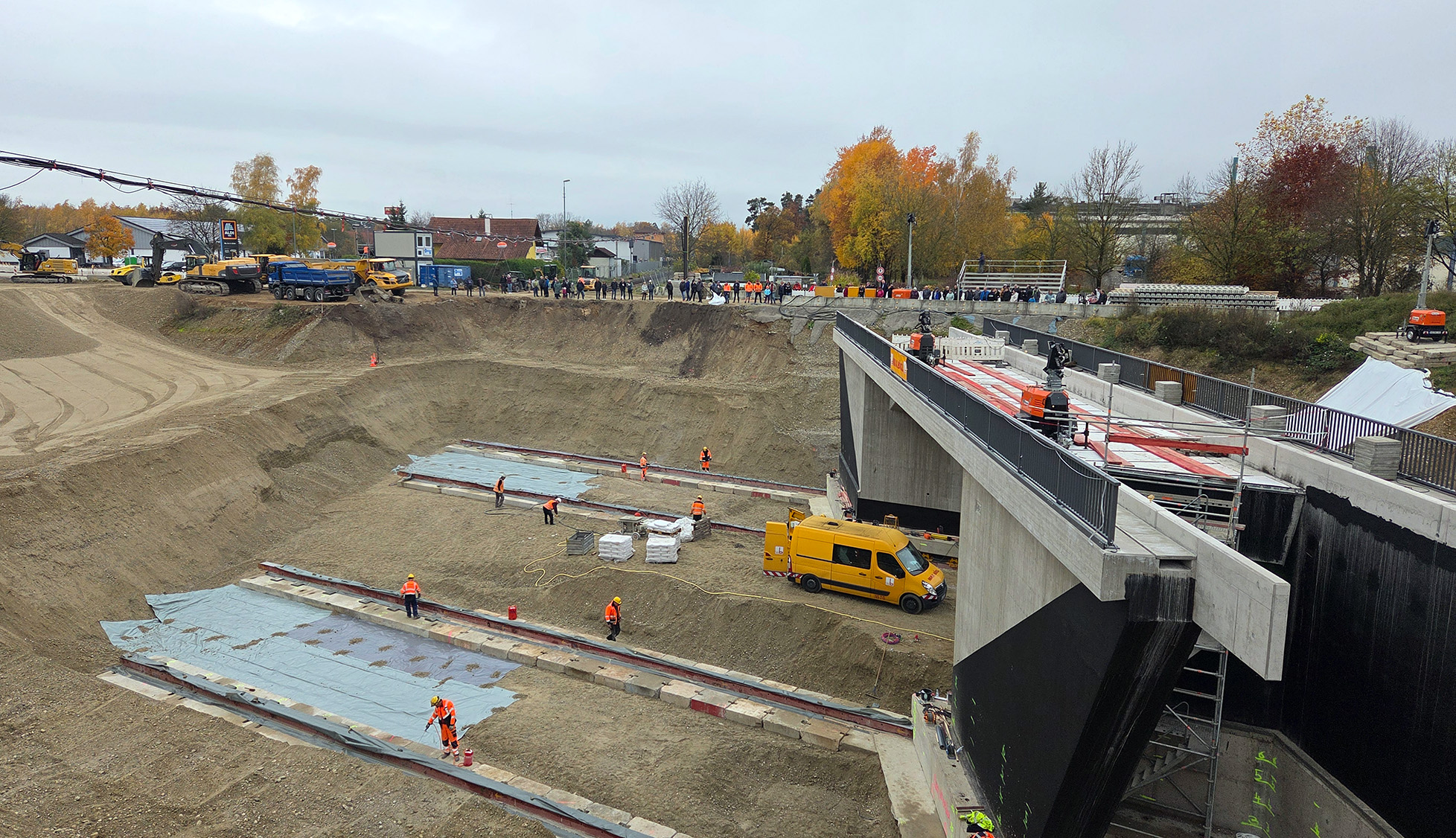 PM-61_2025-11-14_Pressefoto-02 Umbau des Knotenpunkts Pürtener Kreuzung: Die Brücke ist drin. Fotos: Copyright Staatliches Bauamt Rosenheim