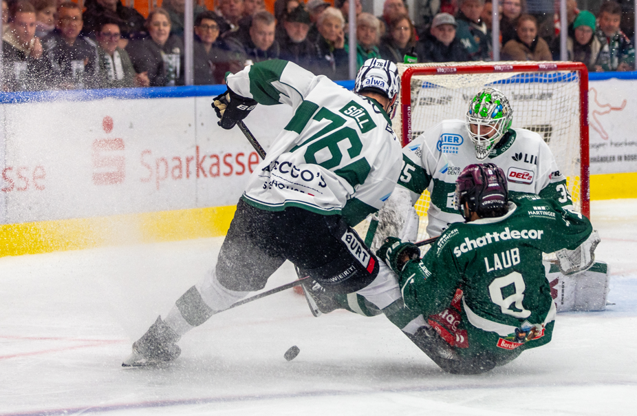 Starbulls 4 Starbulls Rosenheim gegen Bietigheim-Steelers. Fotos: Copyright Ludwig Schirmer und Peter Lion
