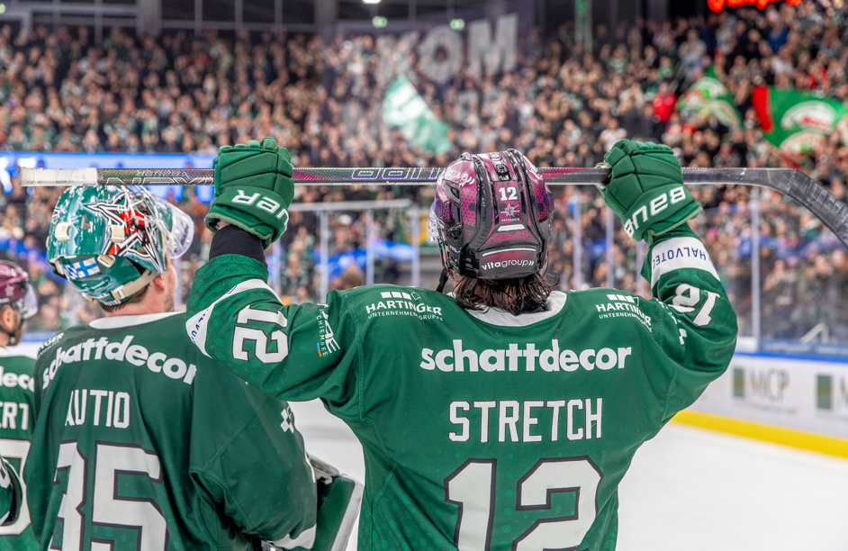 Starbulls haupst Starbulls Rosenheim gegen Bietigheim-Steelers. Fotos: Copyright Ludwig Schirmer und Peter Lion