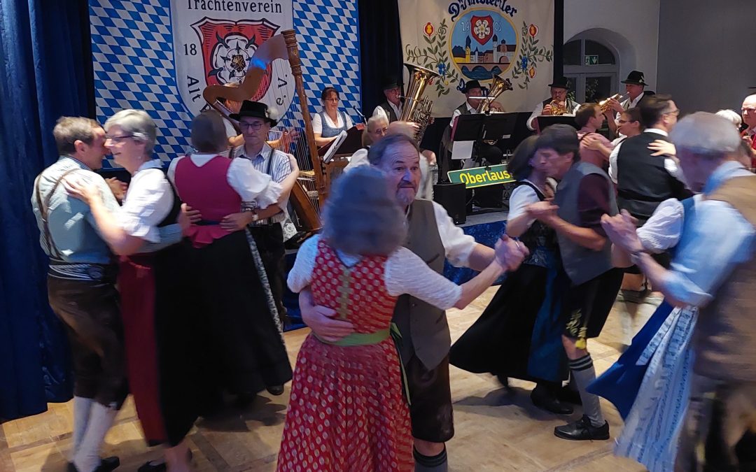 Schwungvoller „Rosenheimer Kathreintanz“ begeistert Publikum