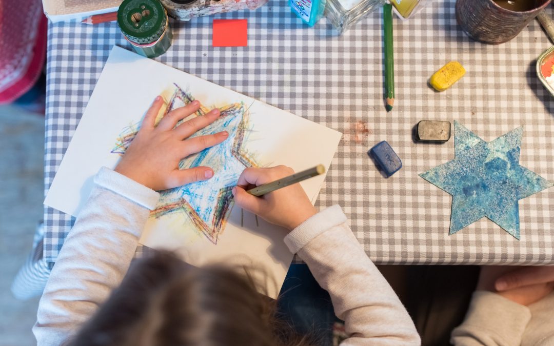 Priener Christkindlmarkt: Vorweihnachtliches Kinderprogramm im Bauwagen