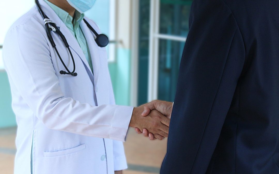 Krebsvorsorge: Rosenheimer Onkologe mahnt – Früherkennung kann Leben retten