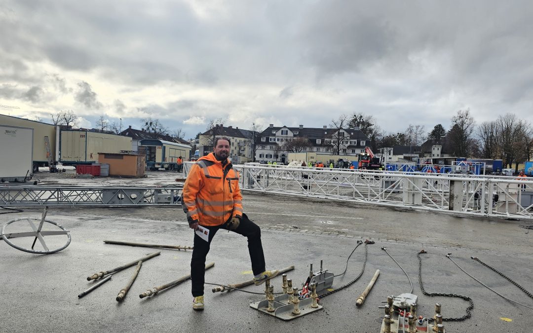 Aufbau für den 2. Rosenheimer Weihnachtscircus von Circus Krone hat begonnen