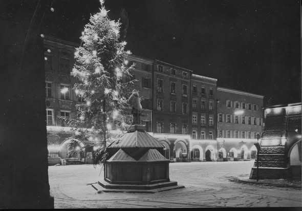 570996569_25006698805616429_8321288226075466913_n Max-Josefs-Platz in den 1980er Jahren. Foto: Archiv Herbert Borrmann
