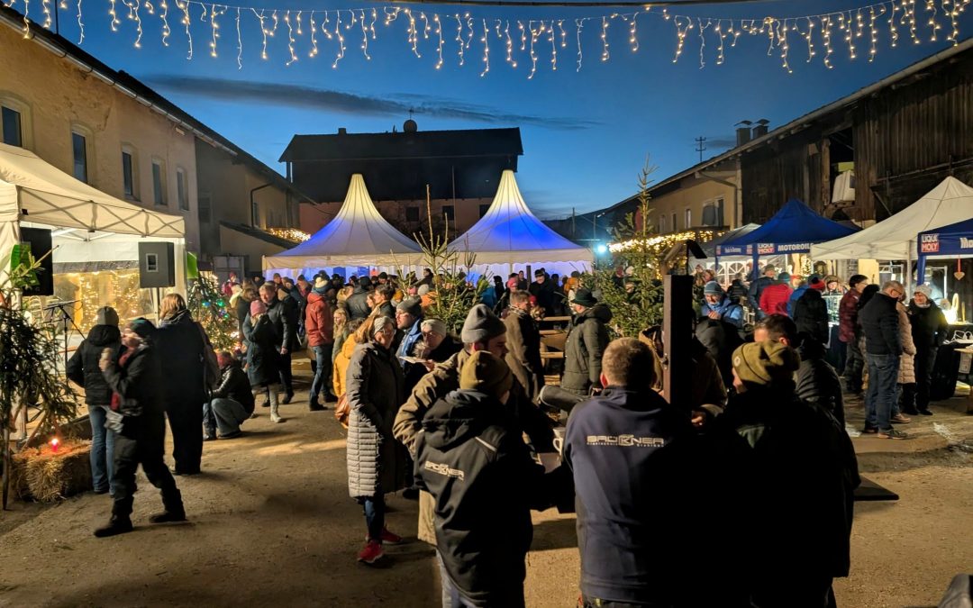 Vorweihnachtlicher Adventsmarkt in Kammer zieht zahlreiche Besucher an