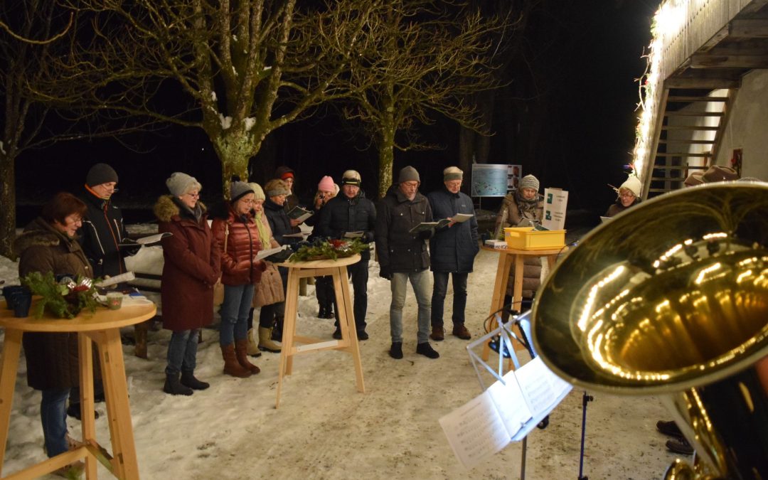Klöpfelnächte im Advent: Freilichtmuseum Amerang lädt zum gemeinsamen Adventslieder-Singen ein