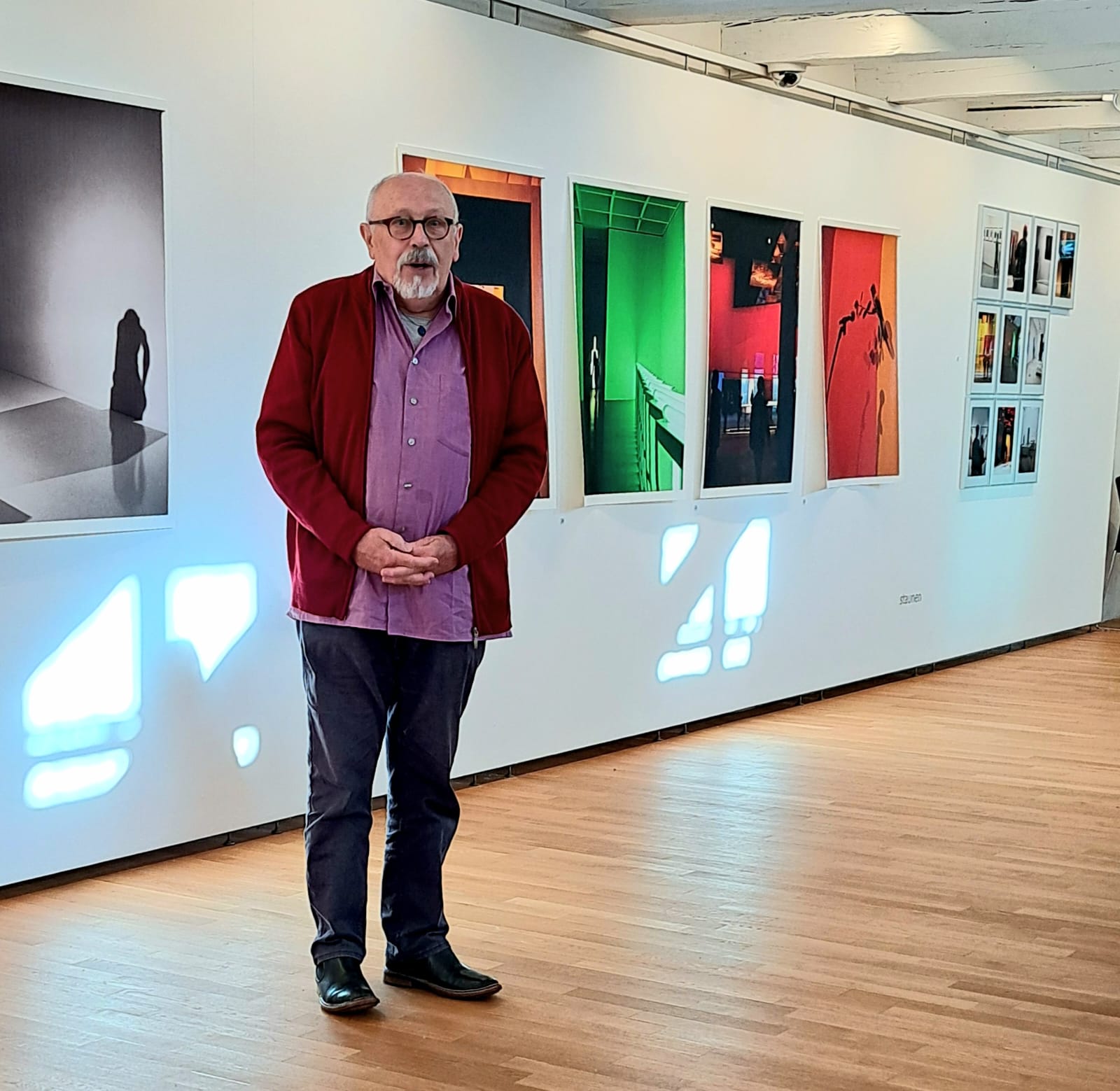 IMG-20251210-WA0027 Führung mit Künstler Herbert Stahl und Galerieleiterin Judith Bader: Fotos: Hendrik Heuser