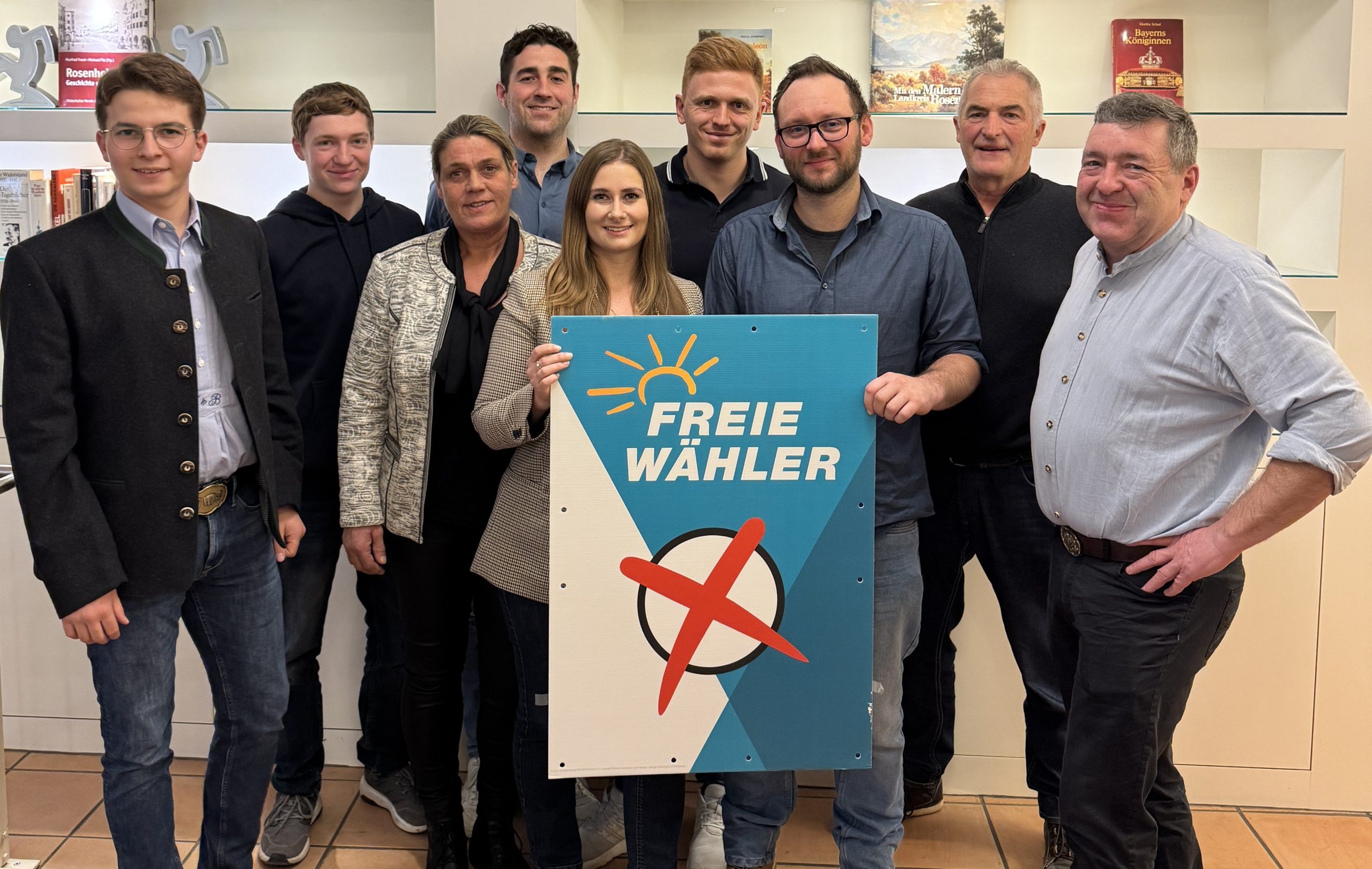 JHV der jungen FW von links: Jacob Buys, Simon Lausch, Barbara Stein, Lukas Wimmer, Melanie Höß, Tobias Wehren, Martin Randl, Sepp Hofer, Josef Lausch. Foto: Copyright Freie Wähler