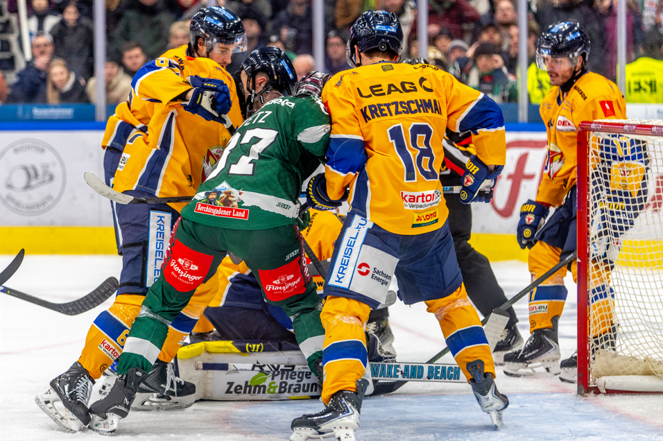 Starbulls 3 Starbulls Rosenheim gegen Lausitzer Füchse. Fotos: Copyright Peter Lion / Peter Schirmer