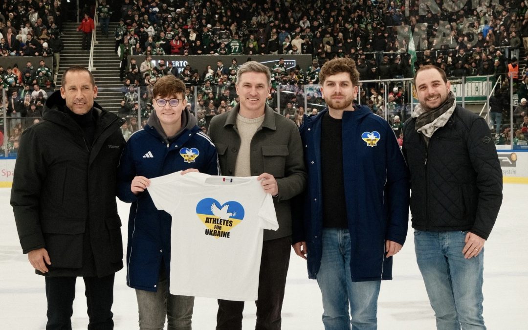 Kuscheltiere für Kinder in der Ukraine: Teddy Baer Toss der Starbulls Rosenheim