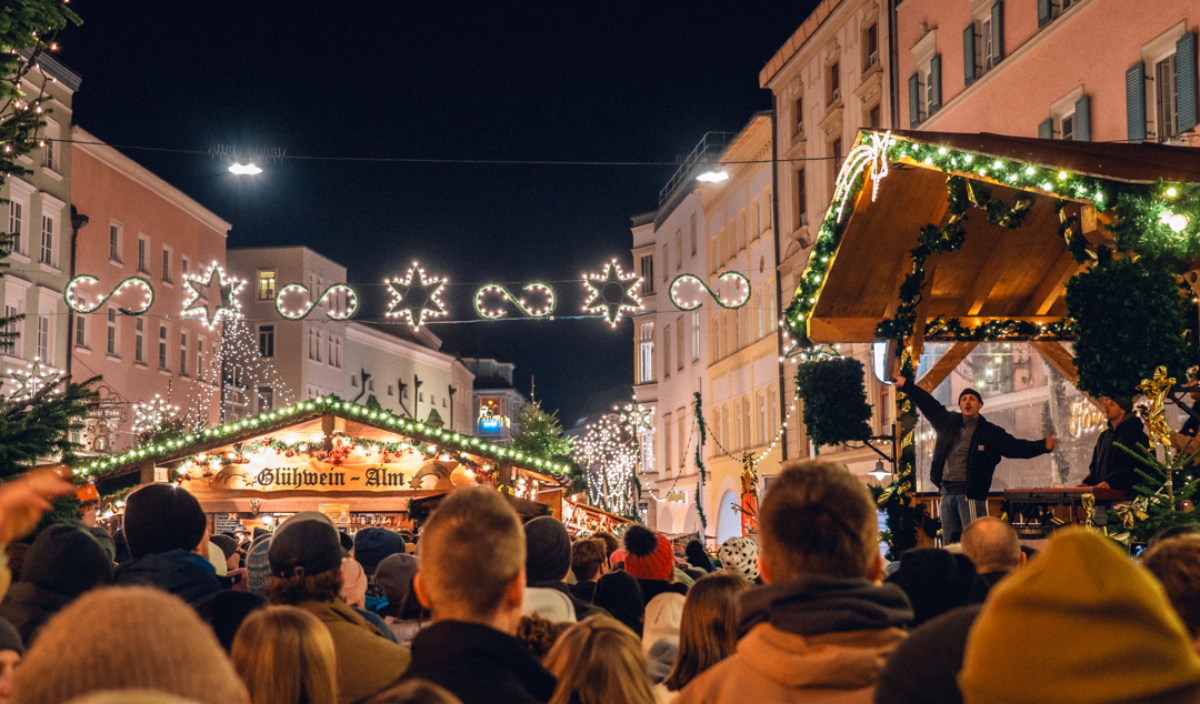 Rund 800.000 Besucher beim Rosenheimer Christkindlmarkt 2025