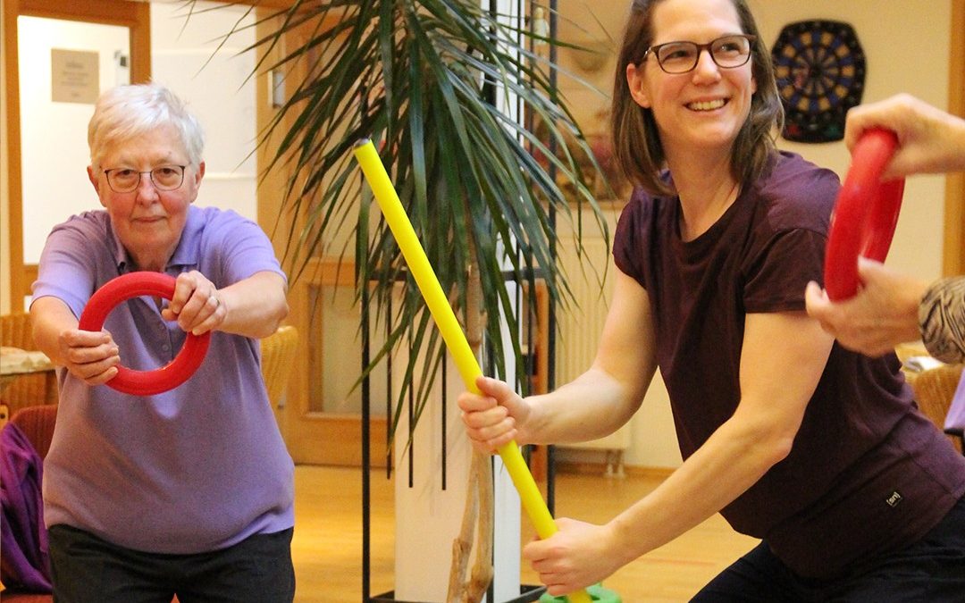 BRK-Seniorengymnastik startet wieder in Rosenheim und Bad Aibling