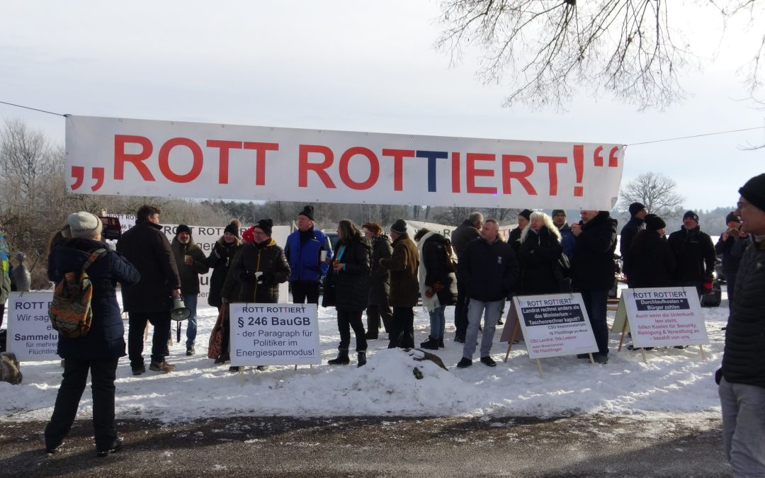 Rott Rottiert: Autokorso gegen geplante Großunterkunft in Seeon