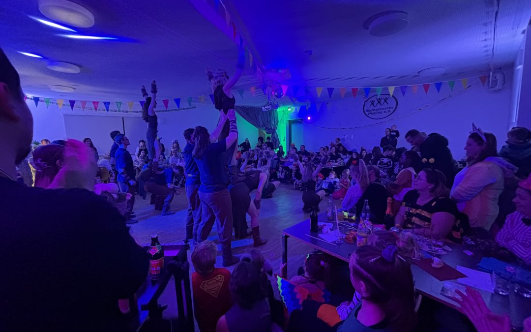 Kinderfasching bringt buntes Treiben ins Bürgerhaus Happing