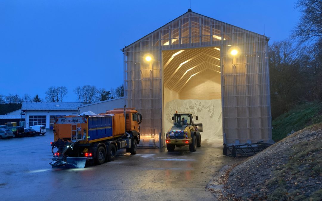 Ganz aus Holz: Moderne Salzlagerhalle für die Straßenmeisterei Ebersberg