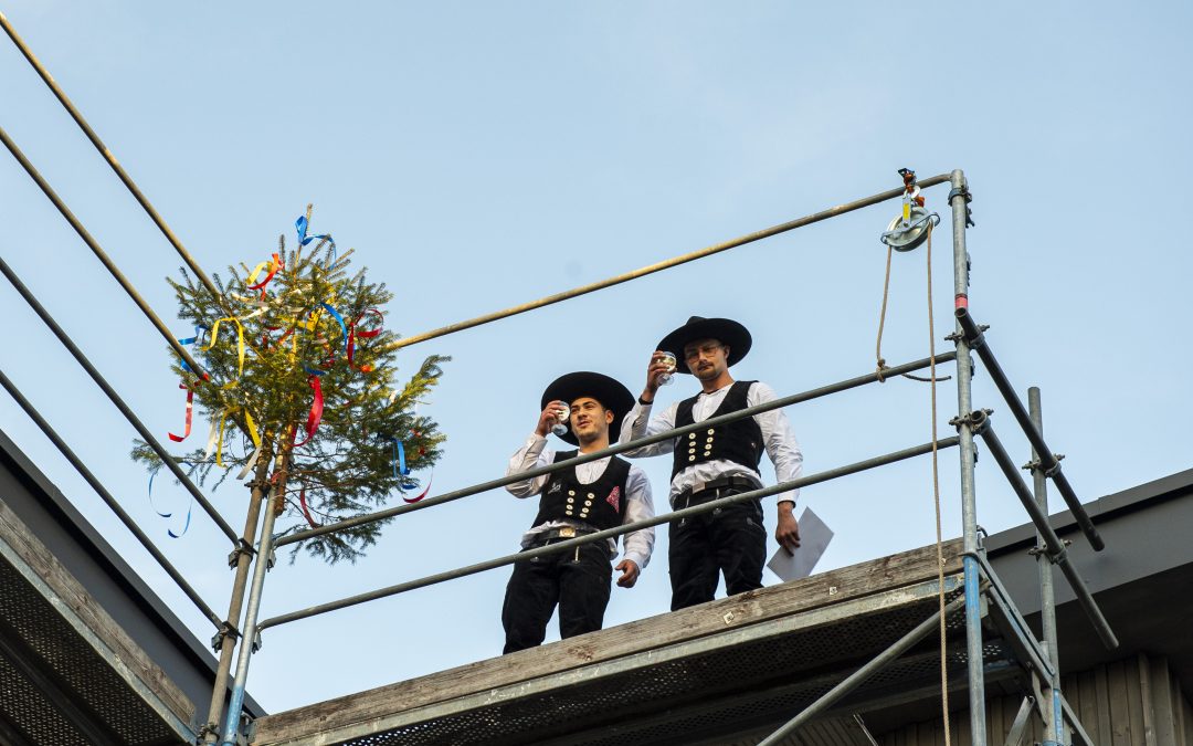 Richtfest am Campus Gabersee: Nachhaltiger Wohnraum für Auszubildende entsteht in Wasserburg