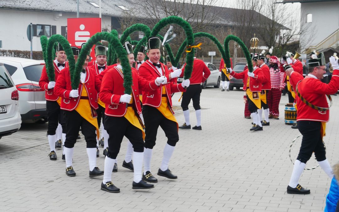 Kolbermoorer Schäffler tanzen wieder in der Region Rosenheim