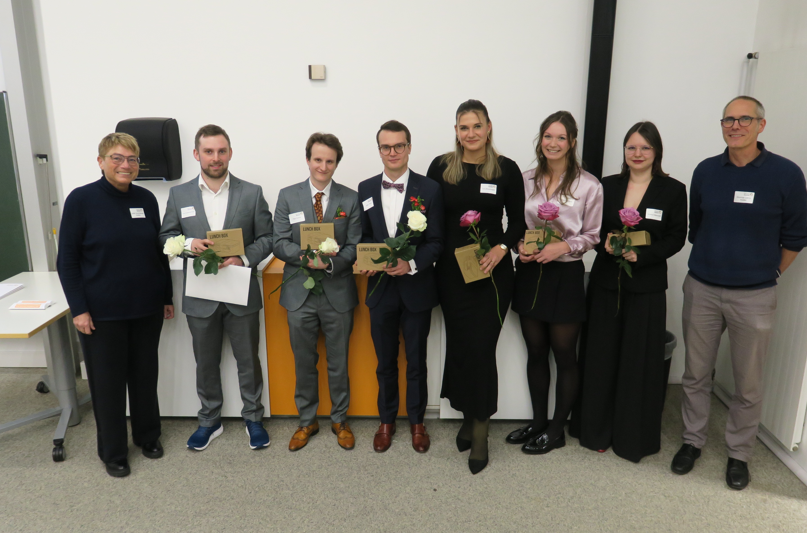 RoMed-Pflege-Bachelor räumen bei Abschlussfeier ab