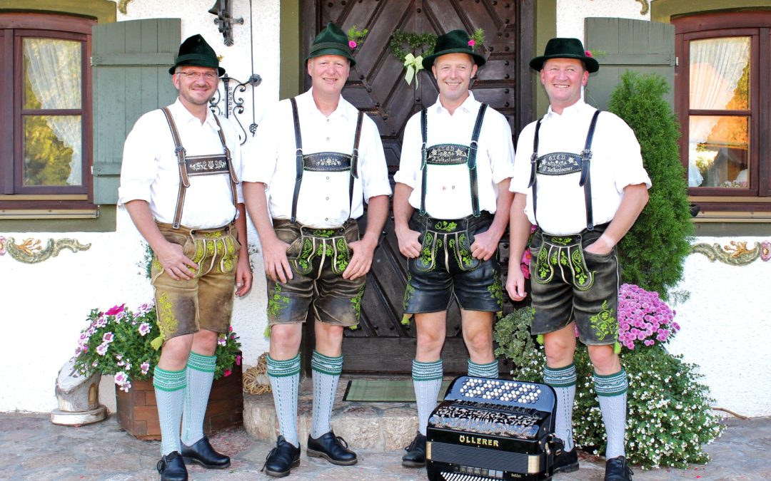 Alpenländische Volksmusik auf dem Chiemsee: Musikalisch Schifffahrt mit der „Edeltraud“ in Prien