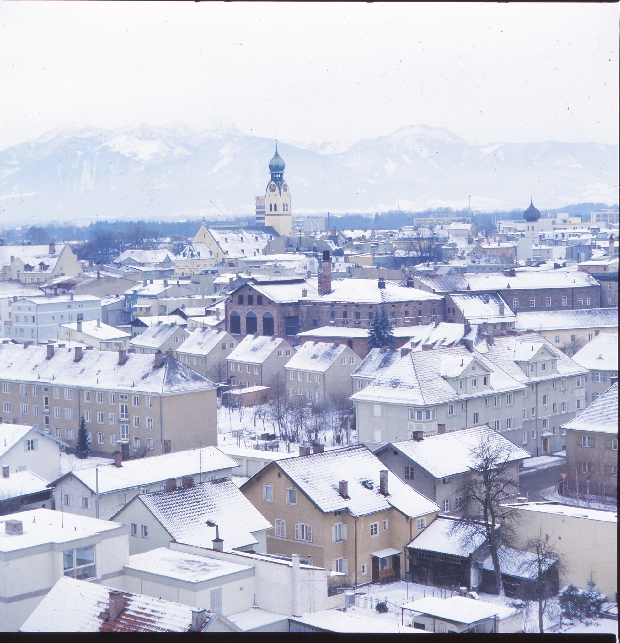 490460450_9622646664448226_8544383600546690787_n Blick über das winterliche Rosenheim im Jahr 1973. Foto: Archiv Herbert Borrmann