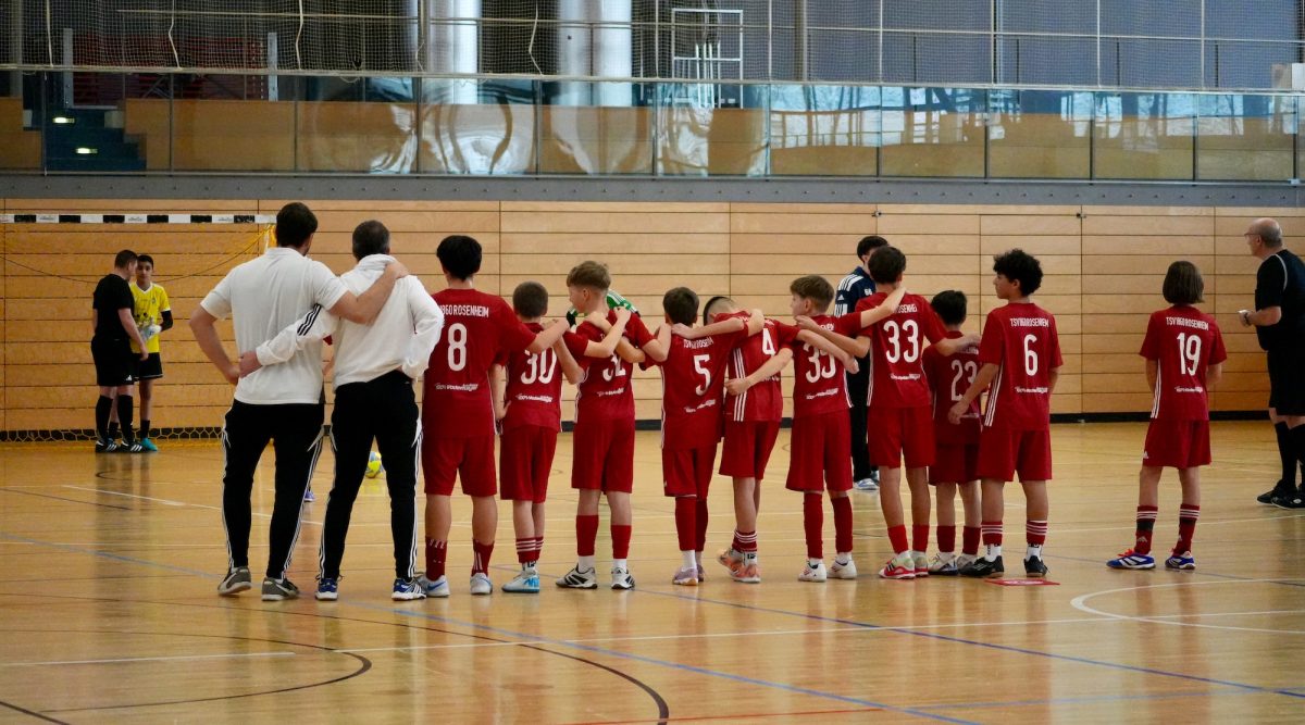 DSC06011-1200×0 Die U11 und U13 des TSV 1860 Rosenheim belegten bei der Oberbayerischen Hallenmeisterschaft 2026 jeweils den 4. Platz. Foto: Copyright TSV 1860 Rosenheim