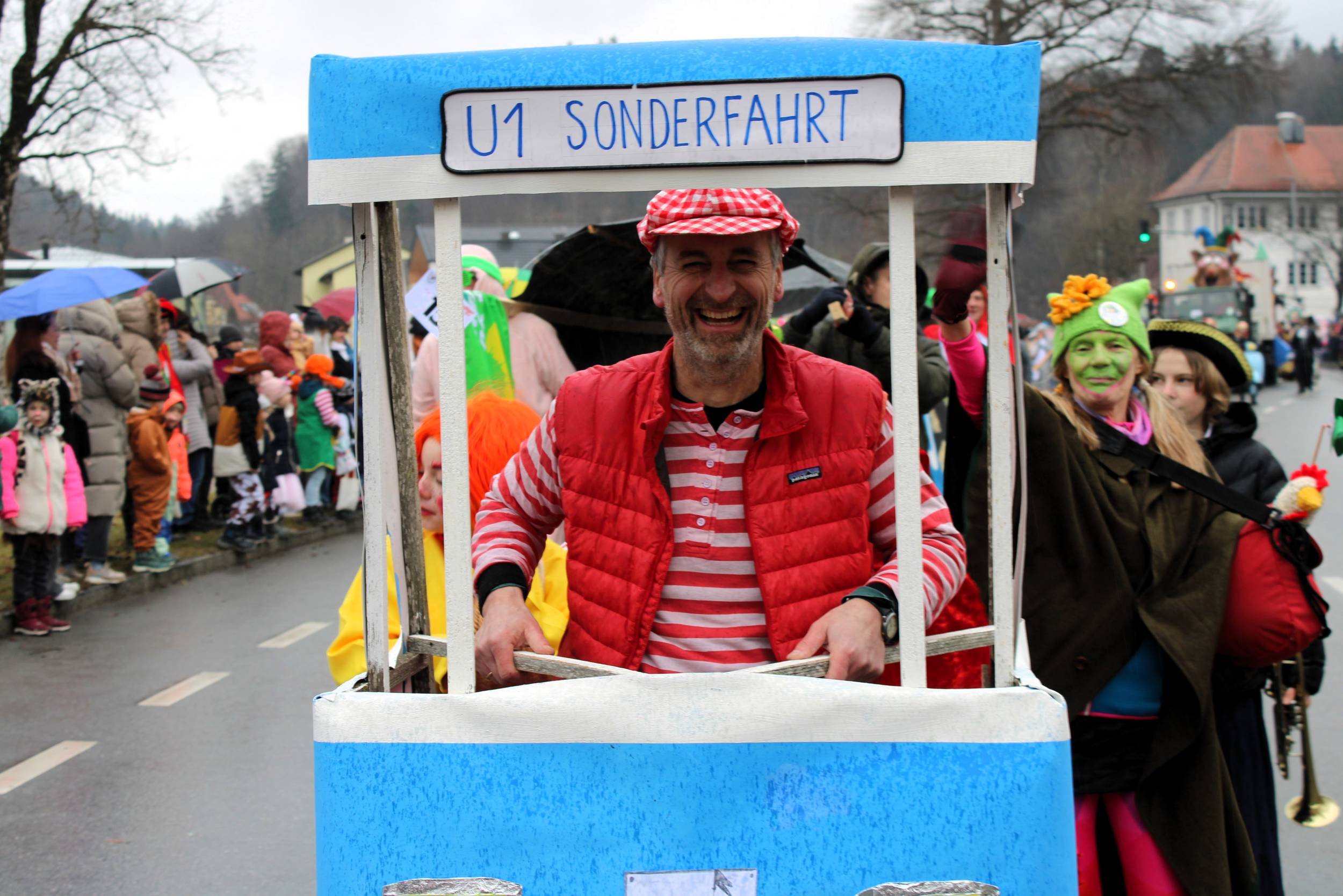 Die Alpenmetro auf ihrer ersten Fahrt Die Alpenmetro auf ihrer ersten Fahrt Copyright Hubert Hobmaier