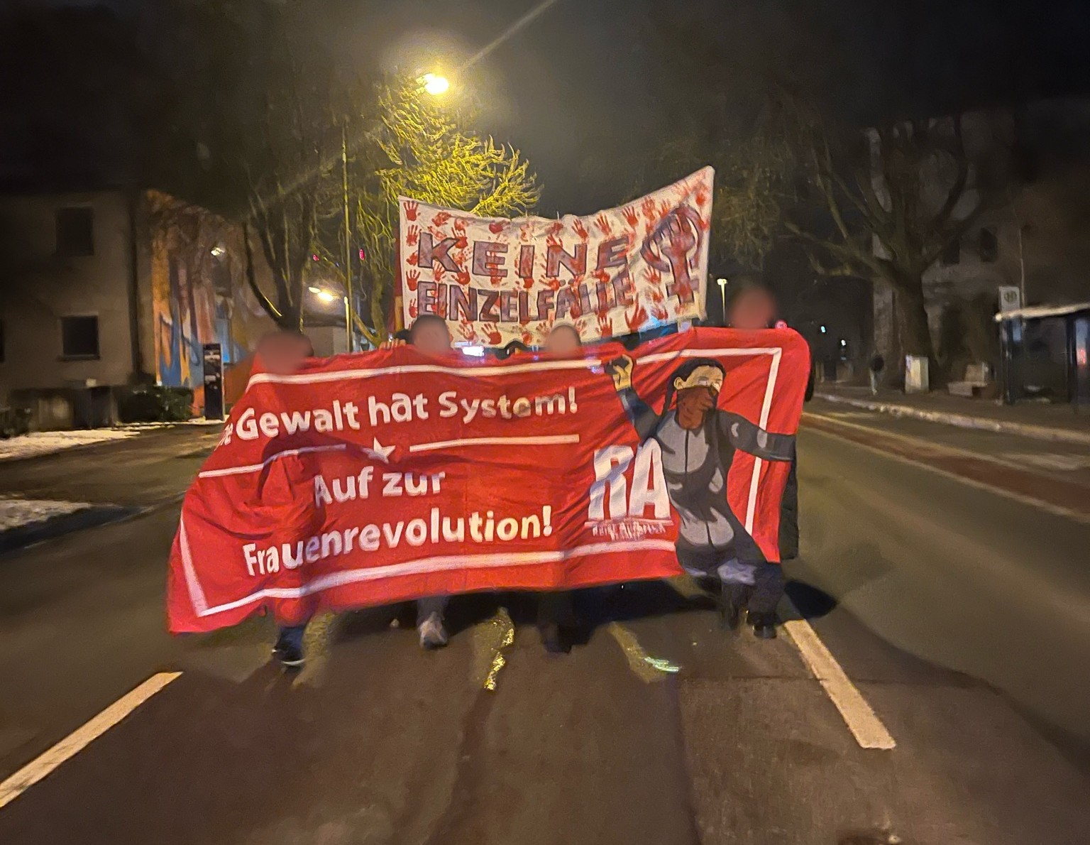 IMG_1301 Spontane Demo des Roten Aufbruchs Rosenheim nach Tötungsdelikt. Foto: Copyright Roter Aufbruch Rosenheim