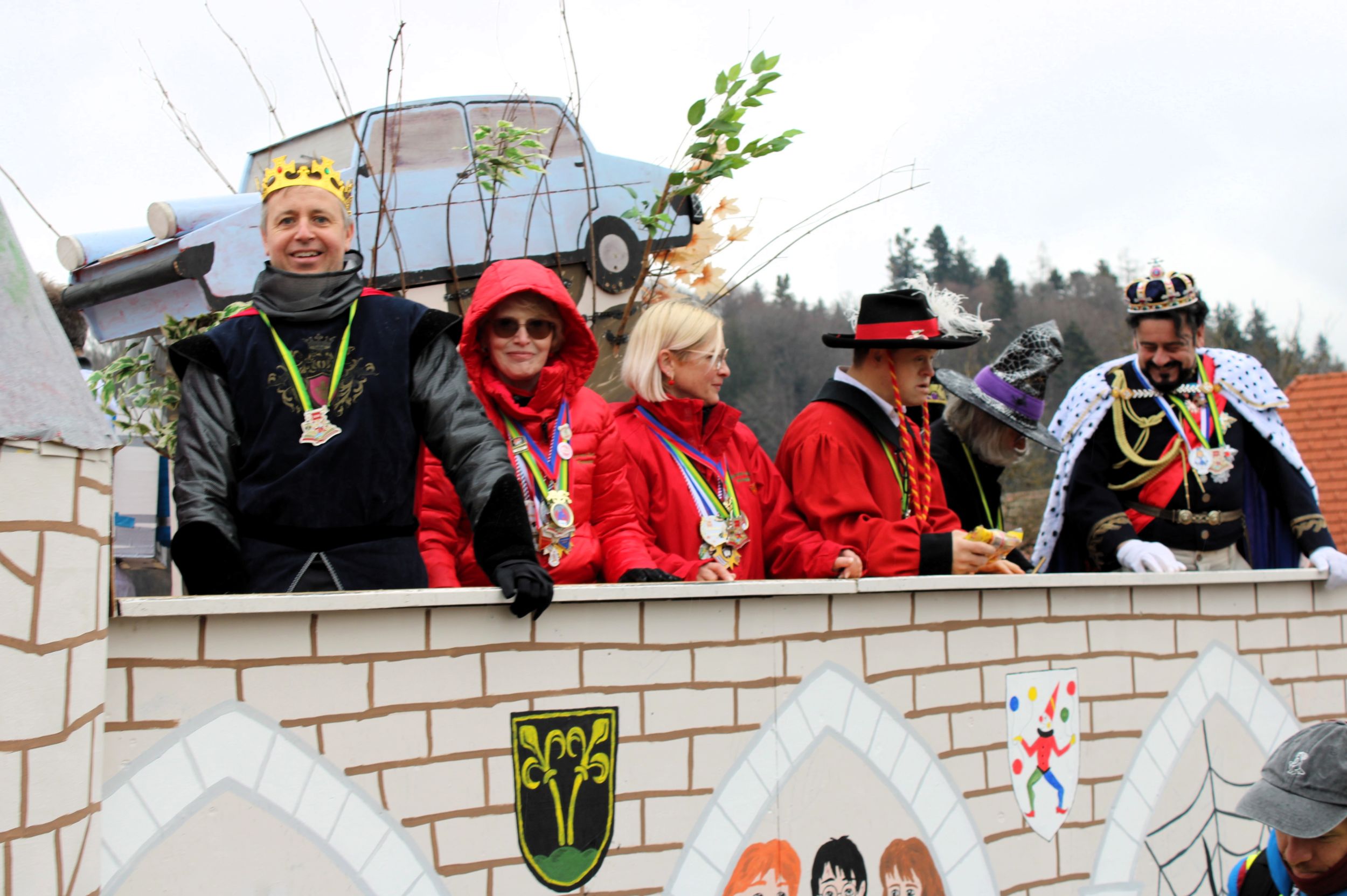 OB Hümmer und Präsidentin Berny auf dem Wagen der Veitsgroma OB Hümmer und Präsidentin Berny auf dem Wagen der Veitsgroma Copyright Hubert Hobmaier