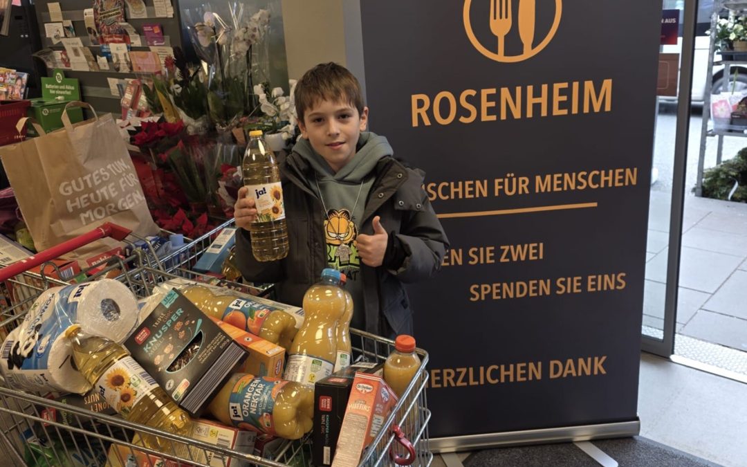 Rosenheim: Junger Spender unterstützt Tafel bei „Kauf-eins-mehr“-Aktion