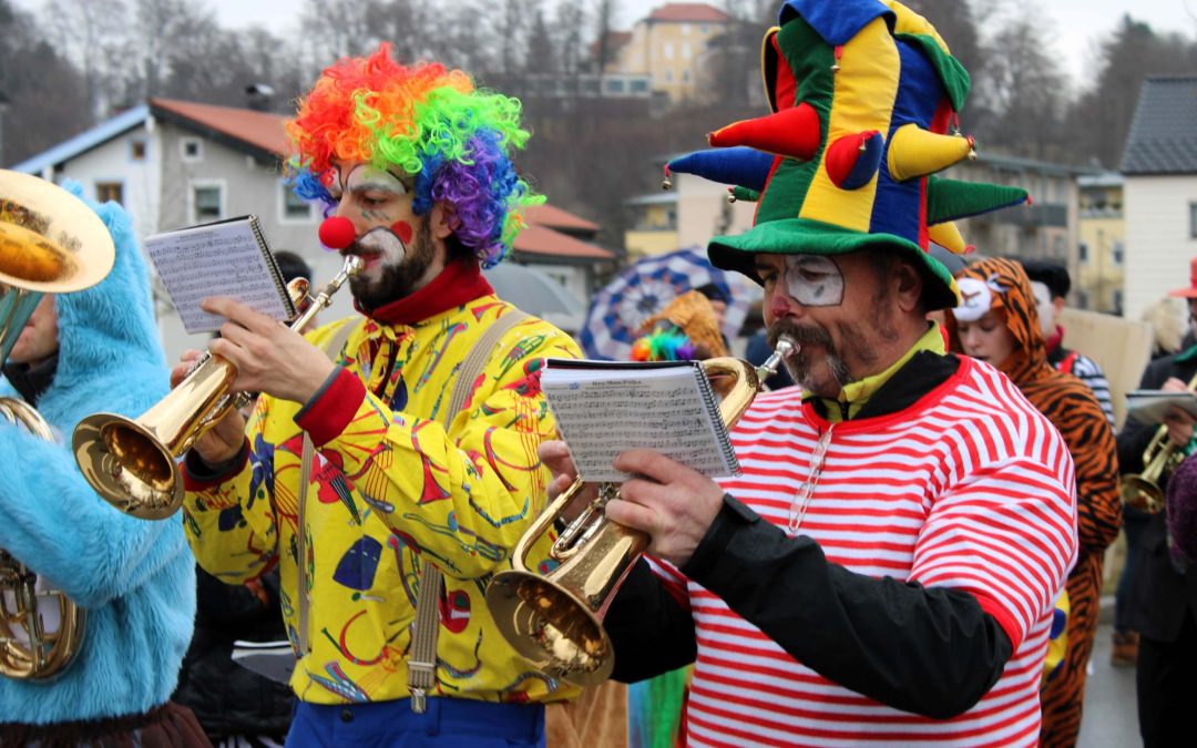 Traunsteiner Faschingszug: 70 Gruppen begeistern Tausende Besucher