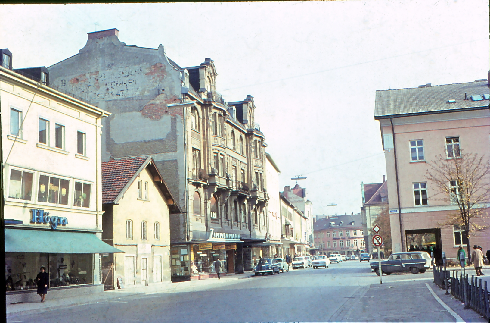 647092553_26132006066419025_8435071195910108275_n Münchener Straße in Rosenheim im Jahr 1969. Foto: Archiv Herbert Borrmann