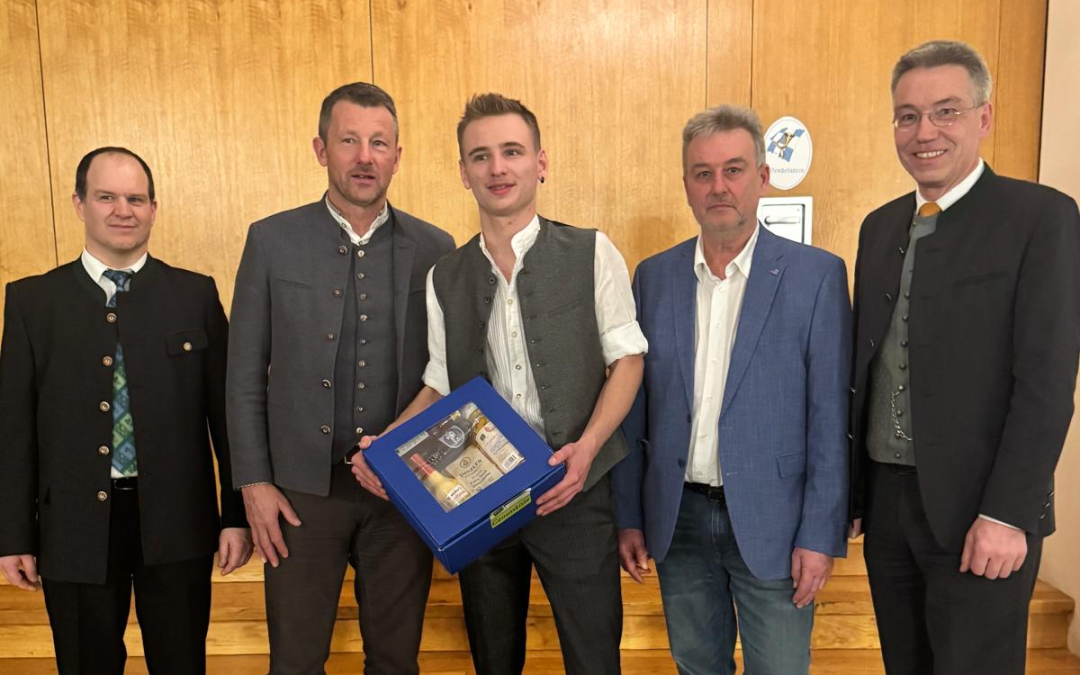 Maximilian Guggenbichler als bester Metallbau-Geselle auf Bundesebene ausgezeichnet