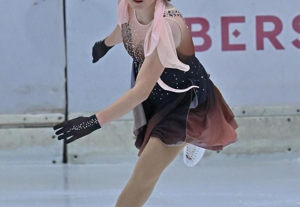 EV Rosenheim erfolgreich bei „Skate Berlin Adults“: Zwei Silbermedaillen für Katharina Kravitz und Sarah Marek