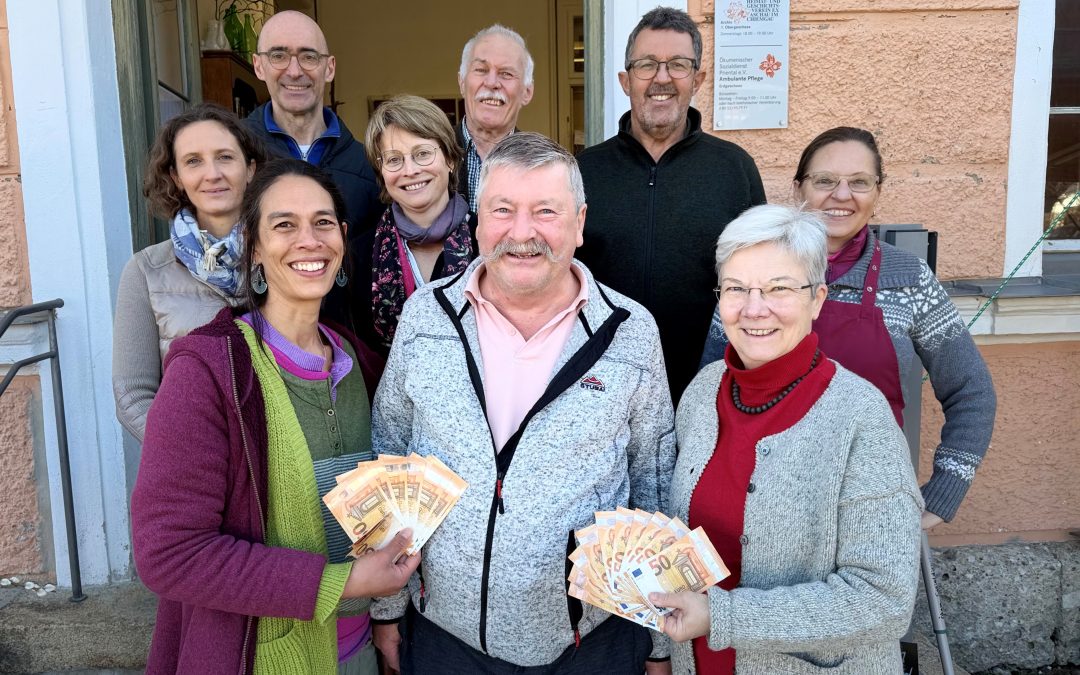 Spende für regionale Dorfläden im Aschau