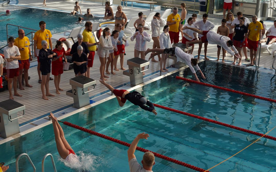 230 Nachwuchsretter beim Kreiswettbewerb der Wasserwacht in Prien