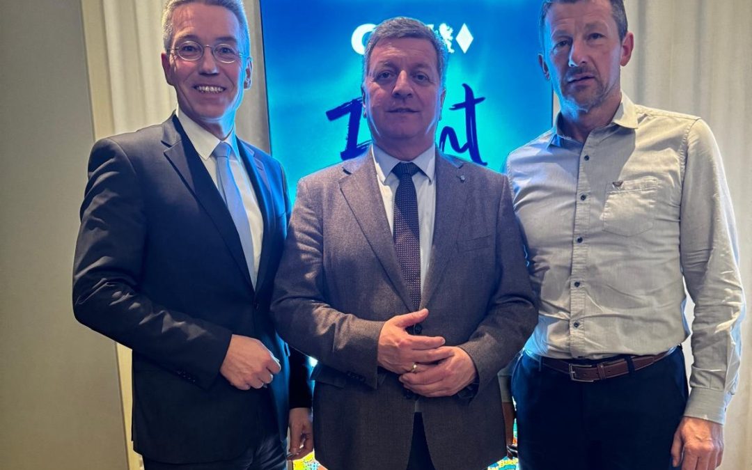 Bau-Turbo: Kreishandwerksmeister erläutert Möglichkeiten für Wohnraumerweiterungen in Rosenheim