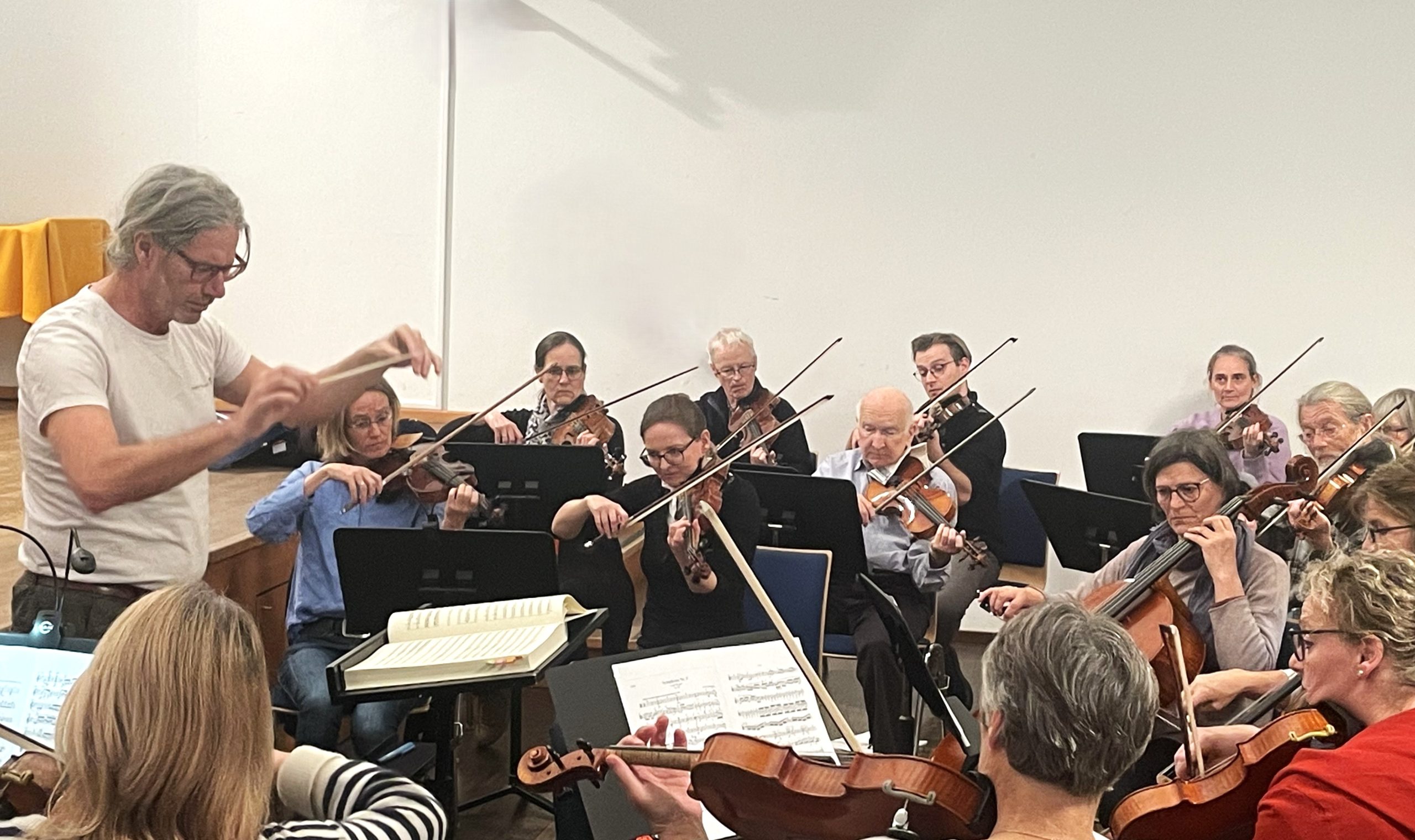 Bild Innphilharmonie_ bearbeitet Die Innphilharmonie probt für das Konzert. Foto: Reinhart Knirsch