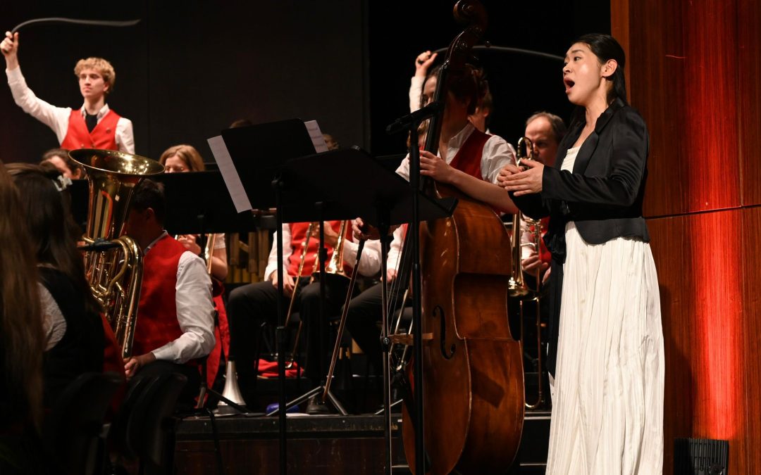 Ringe, Rhythmus und großer Jubel beim Frühjahrskonzert der Stadtkapelle im KuKo Rosenheim