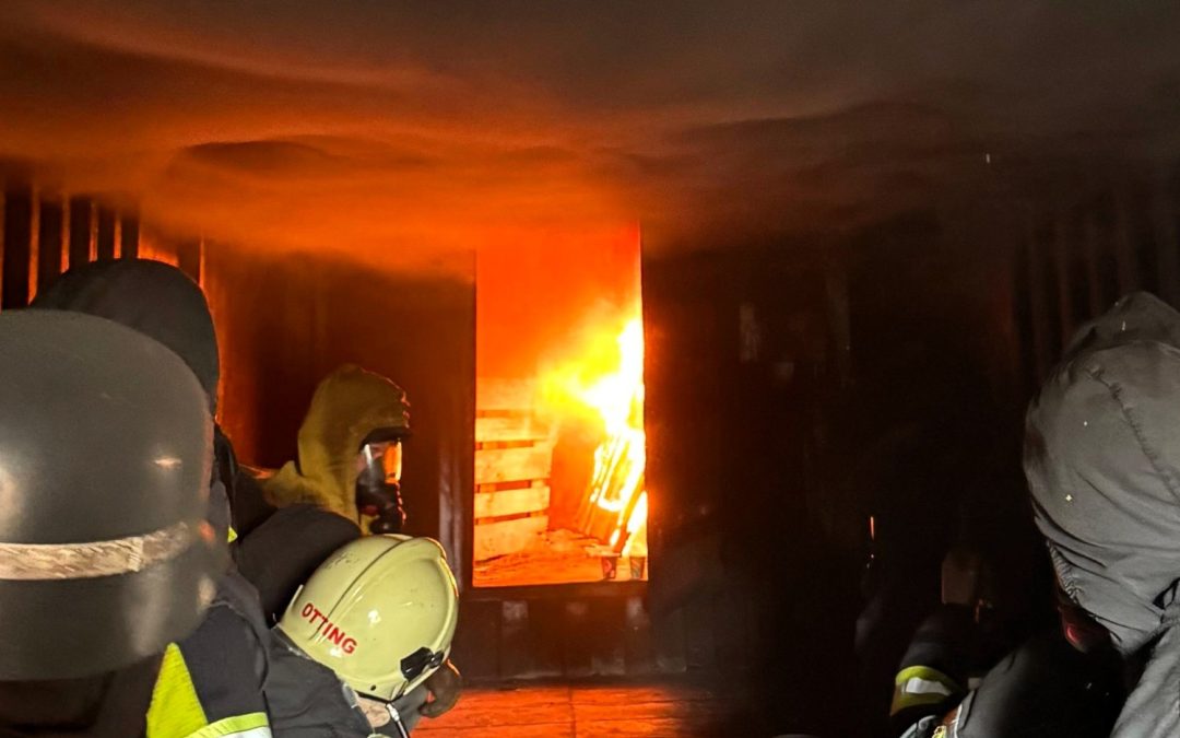 Saisonstart in der Realbrandausbildung für Atemschutzgeräteträger
