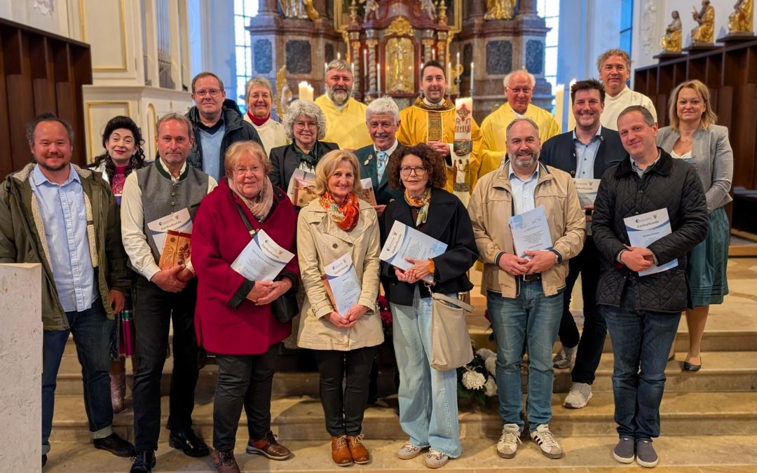 Neue Pfarrgemeinderäte in die Traunsteiner Stadtkirche St. Oswald eingeführt